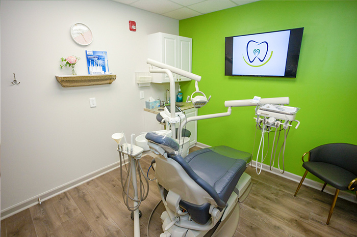 Implants Dentist in Livingston