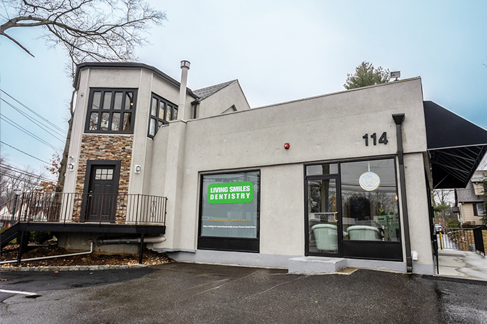 Cosmetic Dentist in Livingston